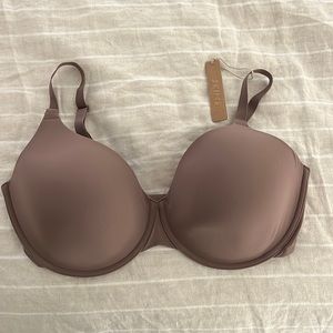 Skims Fits Everybody T-Shirt Bra- Never worn!